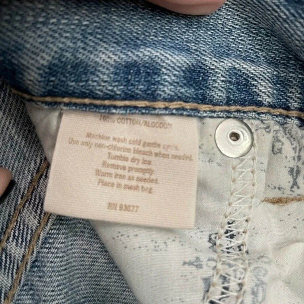 Decree Distressed and Upcycled Cropped Jeans Size‎ 7